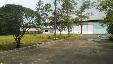 Gudang Siap Pakai di Jalan Raya Serang