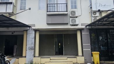 Sewa Ruko Rapih Siap Huni 2 Lantai Lokasi Ramai Strategis Cocok untuk Office dan Usaha Lainnya