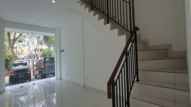 Dijual Cepat Turun Harga Ruko 3 Lantai Di Pasar Modern Bsd 