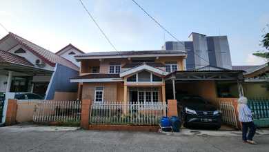 Rumah Favorit di Pondok Gede, Bekasi, 4 KT, Harga 2,2 Miliar