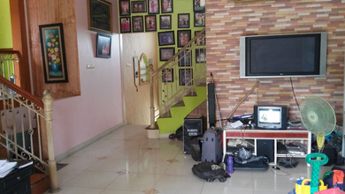 Rumah Mewah di Ciledug, Tangerang, 5 Kamar Tidur, LT 200m²