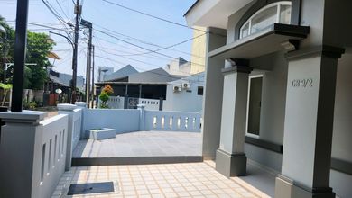 Dijual Rumah Strategis di Sektor 6-Gading Serpong, Tangerang - LT 117m²