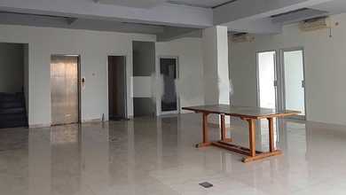 Dijual Gedung Perkantoran Hoek 4½ Lantai Bintaro Jakarta Selatan