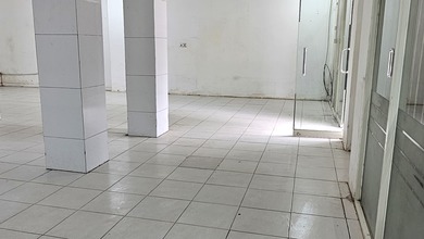 Disewakan Ruko 2 Lantai Di Graha Raya.- Parkir Luas