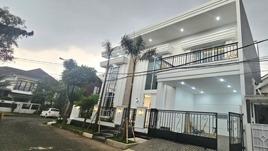 Rumah Area Luxury Bintaro, Tangerang Selatan - Harga Terbaik 7,5 Miliar