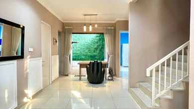 Hunian Elite di Kawasan Graha Raya, Tangerang Selatan, LB 147m², Harga 3,2 Miliar