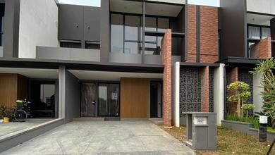 Disewakan Rumah Murah di Suvarna Sutera, Tangerang, LT 160m²