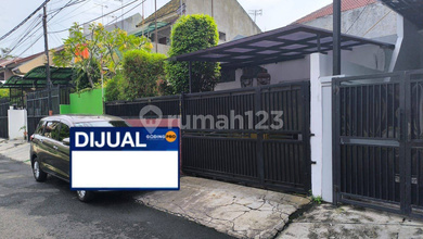 Rumah Siap Huni di Kawasan Jatinegara, Jakarta Timur, LT 135m²