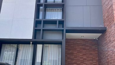 Promo Rumah di Suvarna Sutera, Tangerang, LB 121m², Harga 1,5 Miliar