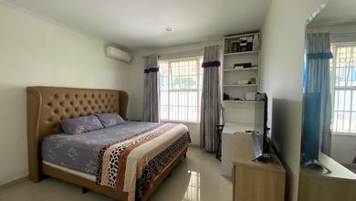 Rumah Mewah di Suvarna Sutera, Tangerang, 5 Kamar Tidur, LT 160m²