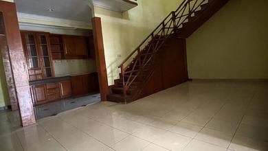 Dijual Rumah Nyaman di Cipayung, Jakarta Timur - LT 160m²