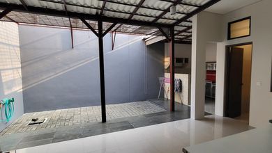 Rumah Sewa Nyaman Lokasi BSD, Tangerang Selatan, LB 105m²