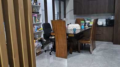 Hunian Mewah di Karang Tengah, Tangerang, 4 KT, LT 122m²