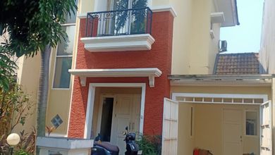 Jual Rumah Strategis di Gading Serpong Pondok Hijau Golf, Tangerang - LT 136m²