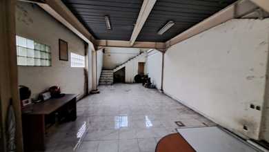 ex pabrik pulogadung kawan jiep posisi hoek, hadap timur selatan luas 5502m