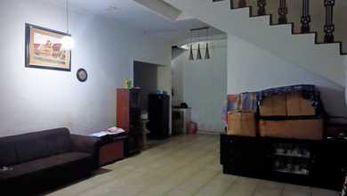 Rumah Favorit di Pulo Asem, Jakarta Timur, 4 KT, Harga 2,5 Miliar