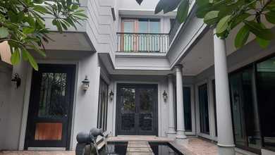 Hunian Elegan di Ampera, Jakarta Selatan, 5 KT, LT 256m²