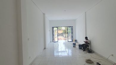 Ruko baru 3,5 lantai luas tanah 111m² di jl. Cendrawasih Cengkareng barat Jak-Bar