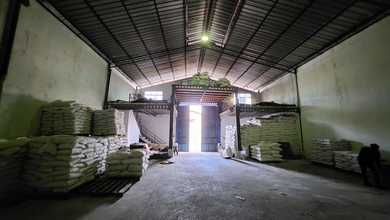 Gudang luas tanah 500m² dalam komplek pergudangan di jl. Kamal Tegal Alur Jak Bar