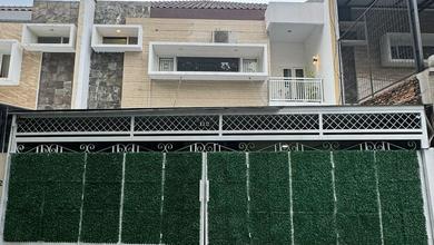 Kesempatan Rumah di Jagakarsa, Jakarta Selatan, LB 207m², Harga 1,8 Miliar