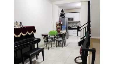 Ruko 3 lantai siap huni luas tanah 68m² Palm Avenue perum Taman Surya 5 di jl. Pegadungan kec. Kalideres Jak-Bar