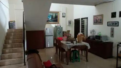 Rumah Mewah di Kembangan, Jakarta Barat, 6 Kamar Tidur, LT 240m²