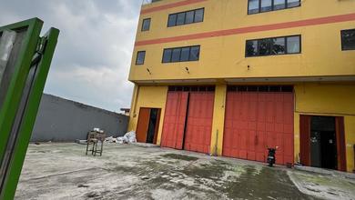 Gudang 3 lantai luas tanah 297m² ada lift barang HIdi jl. Batu Ceper Tangerang