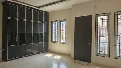 Penawaran Eksklusif, rumah Prestisius di Kalideres, Jakarta Barat, LB 275m²