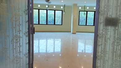 Ruko 2 gandeng 3,5 lantai luas tanah 130m² di jl. Daan Mogot Baru kec. Kalideres Jak-Bar