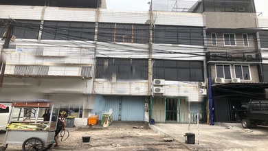 Ruko Komersial Serbaguna 4 Lantai Di Duri Kepa