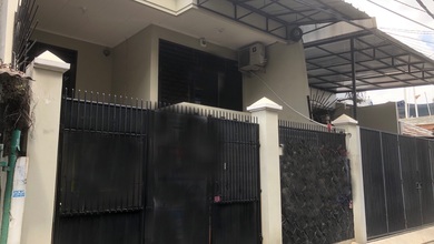 Rumah Dijual di Kebon Jeruk, Jakarta Barat, LB 88m², Harga Terbaik!
