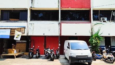 Disewaka Ruko Gandeng di Klender Duren Sawit 80 m SHM samping Mall Ciplaz Klender