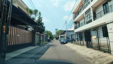 Rumah Elegan di Terogong, Jakarta Selatan, 3 Kamar Tidur, LT 334m²