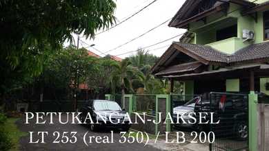 Rumah Elegan di Petukangan, Jakarta Selatan, 4 KT, LT 350m²