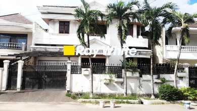 Penawaran Langka, rumah Prestisius di Sunrise Garden, Jakarta Barat, LB 375m²