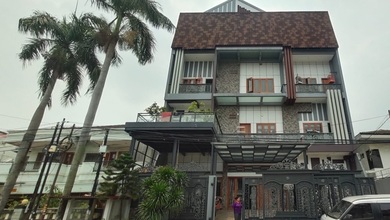 For Sale rumah Eksklusif di Green garden, Jakarta Barat - LT 450m²