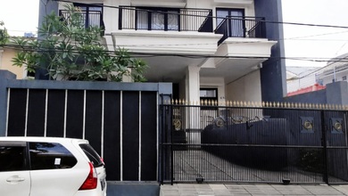 For Sale rumah Premium di Sunrise Garden, Jakarta Barat - LT 150m²