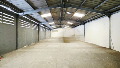 Gudang Kapuk Kencana, Murah, 1100 M2, Office Kantor, Dekat Tol, Siap Pakai