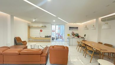 Rumah Elegan di Taman Palem, Jakarta Barat, 3 KT, LT 144m²