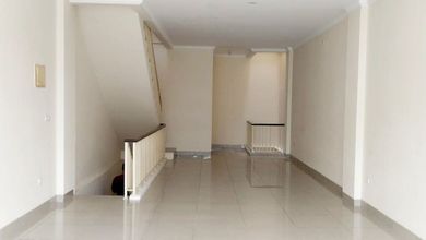 Ruko Murah Green Lake City, Hadap Boulevard, Dekat Tol, Cocok Kantor, Bank, Klinik, Salon, Bimnel Kursus.