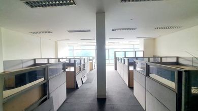 RUKO GANDENG DEKAT PURI INDAH, HOOK, 590 M2, SIAP PAKAI, DEKAT TOL, STRATEGIS.