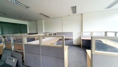 RUKO GANDENG DEKAT PURI KENCANA, 615 M2, HOOK, 5 LANTAI, SIAP PAKAI.