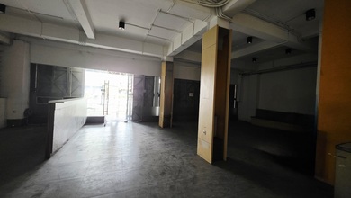 Ruko Gandeng Dekat Kebon Jeruk, Meruya Ilir, Murah, 400 M2, Jalan Ramai, Cocok Semua Usaha Resto, Cafe, Bank, Showroom, Beauty Salon, Bridal, Klinik