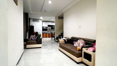 Jual Rumah Strategis di Taman Palem, Jakarta Barat - LT 120m²