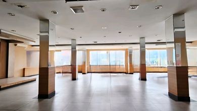 Ruko Gandeng 3 Kebon Jeruk, Lokasi Premium, 600 M2, Bagus, Cocok Bank, Showroom, Office, Resto Cafe, Kuliner, Fitness, Yoga, Pilates