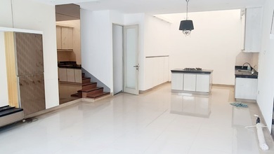 Hunian Prestisius di Kawasan Taman Grisenda, Jakarta Utara, LB 310m², Harga 4,99 Miliar