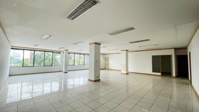 Ruko Gandeng Puri Kencana, Murah, 3 Ruko, 680 M2, Plong, Parkir Luas, Dekat Tol