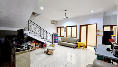 Penawaran Langka, rumah Mewah di Puri Indah, Jakarta Barat, LB 300m²