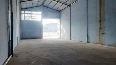 Gudang Kbc Kamal Bisnis Center, Murah, 180 M2, Plong, Container 40 Ft, Bebas Banjir