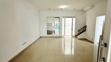 Rumah Mewah di Kawasan Puri Mansion, Jakarta Barat, LB 190m², Harga 3,8 Miliar